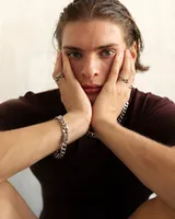Коричневая футболка 