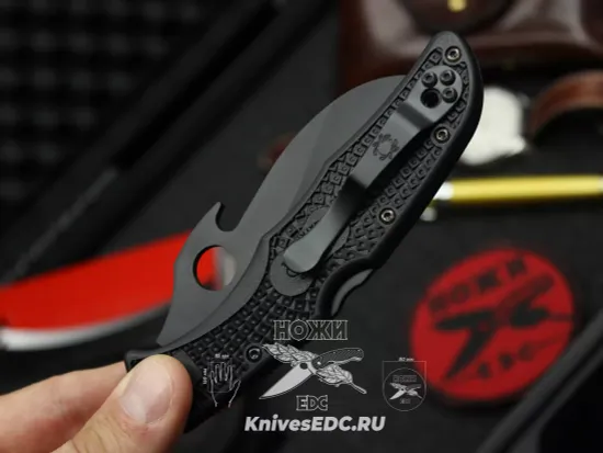 Складной нож Spyderco Matriarch 2 C12SBBK2W c клинком из стали VG-10, рукоять FRN