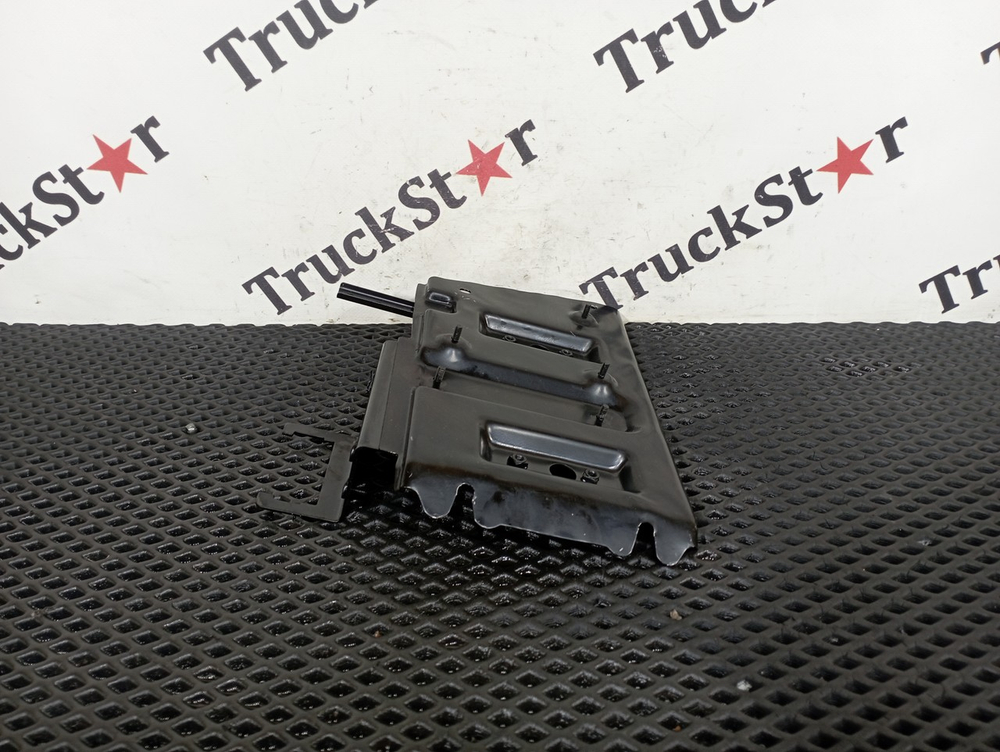 Кронштейн крепления торпедо правый