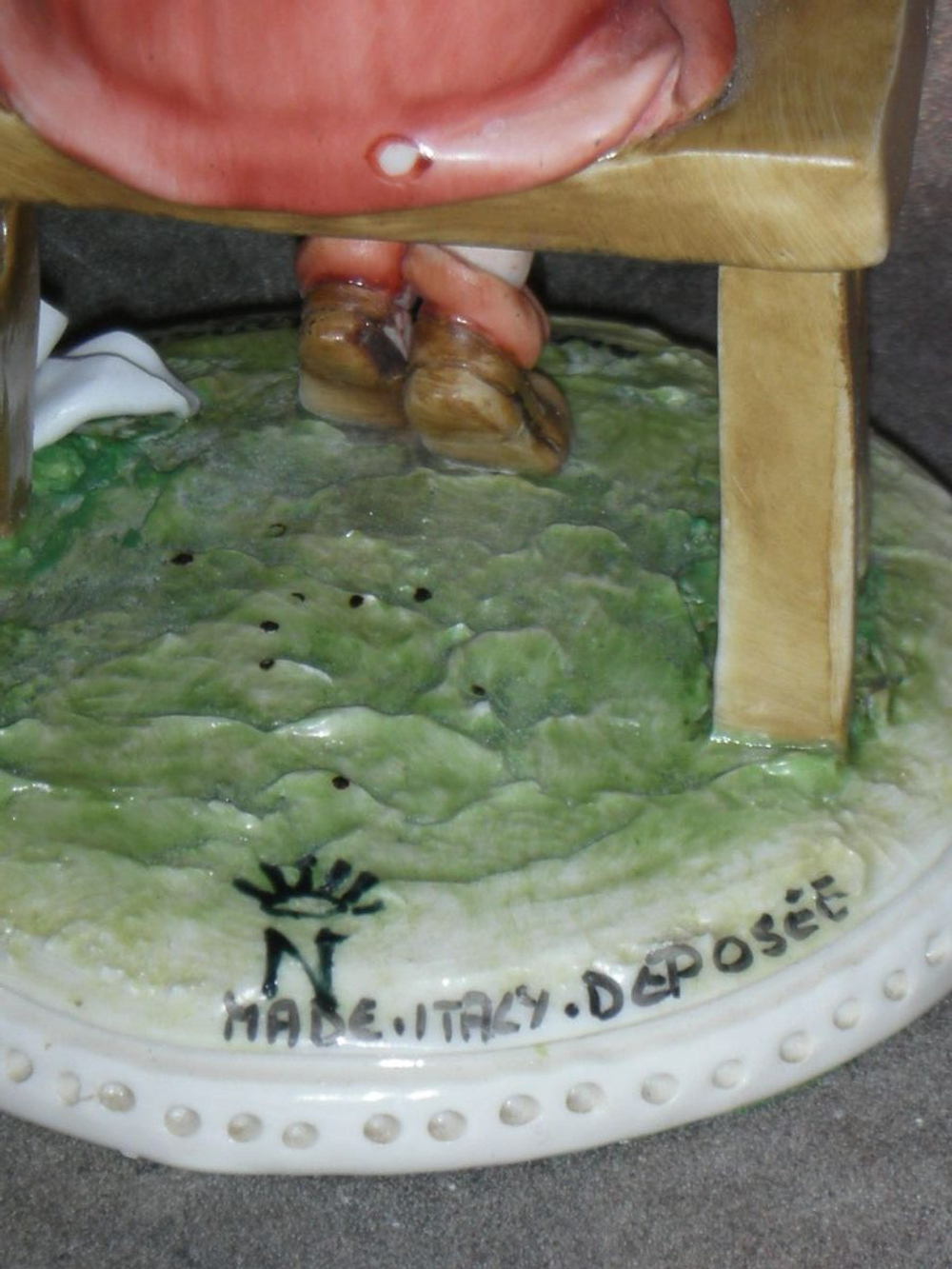 Статуэтка. Фарфор. Наказание. Capodimonte. Италия