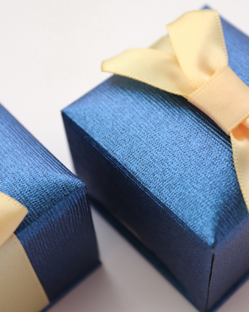 Квадратная коробочка «Крем-брюле» для украшения