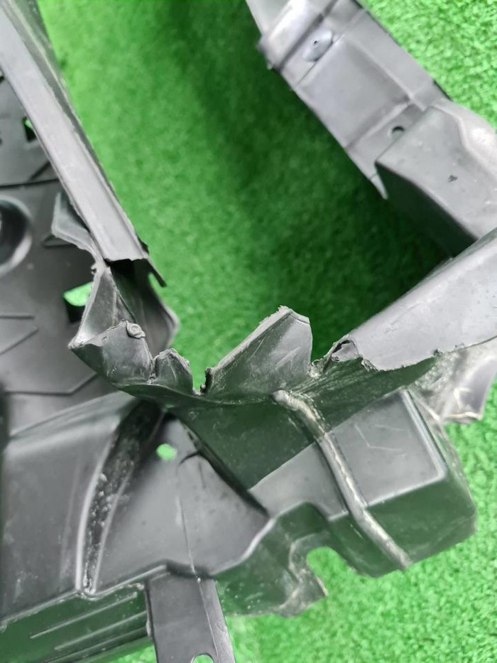 Воздуховод радиатора BMW 3er G20 (2018-2022)