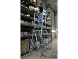 Лестница-платформа с 8-ю ступеньками (820181)