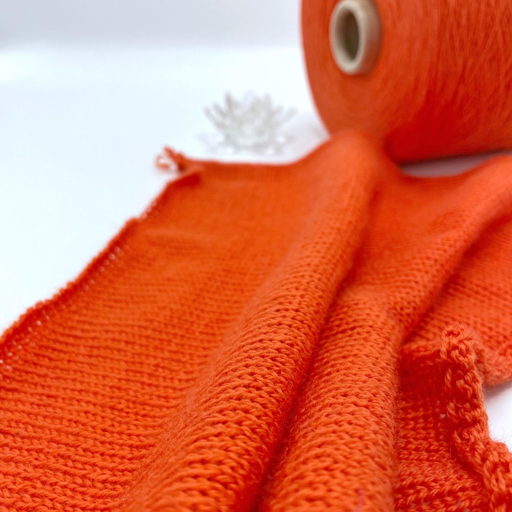 Бобинная пряжа для вязания (300 гр.) Sudwollgroup 100% меринос экстрафайн