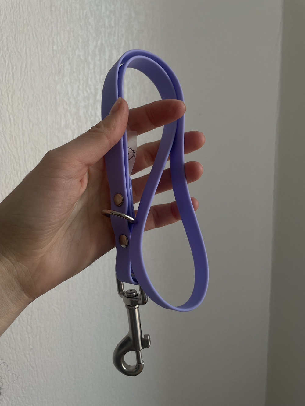 Водилка из биотана , 20 мм , 35 см. Карабин авиационный , черный.