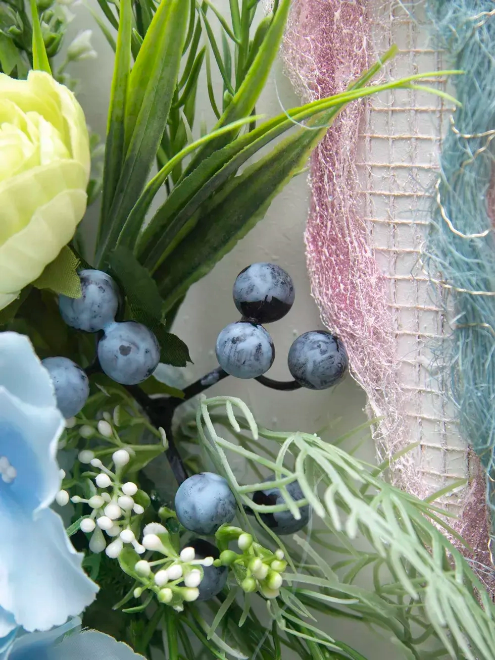 Цветочная композиция в багетной раме