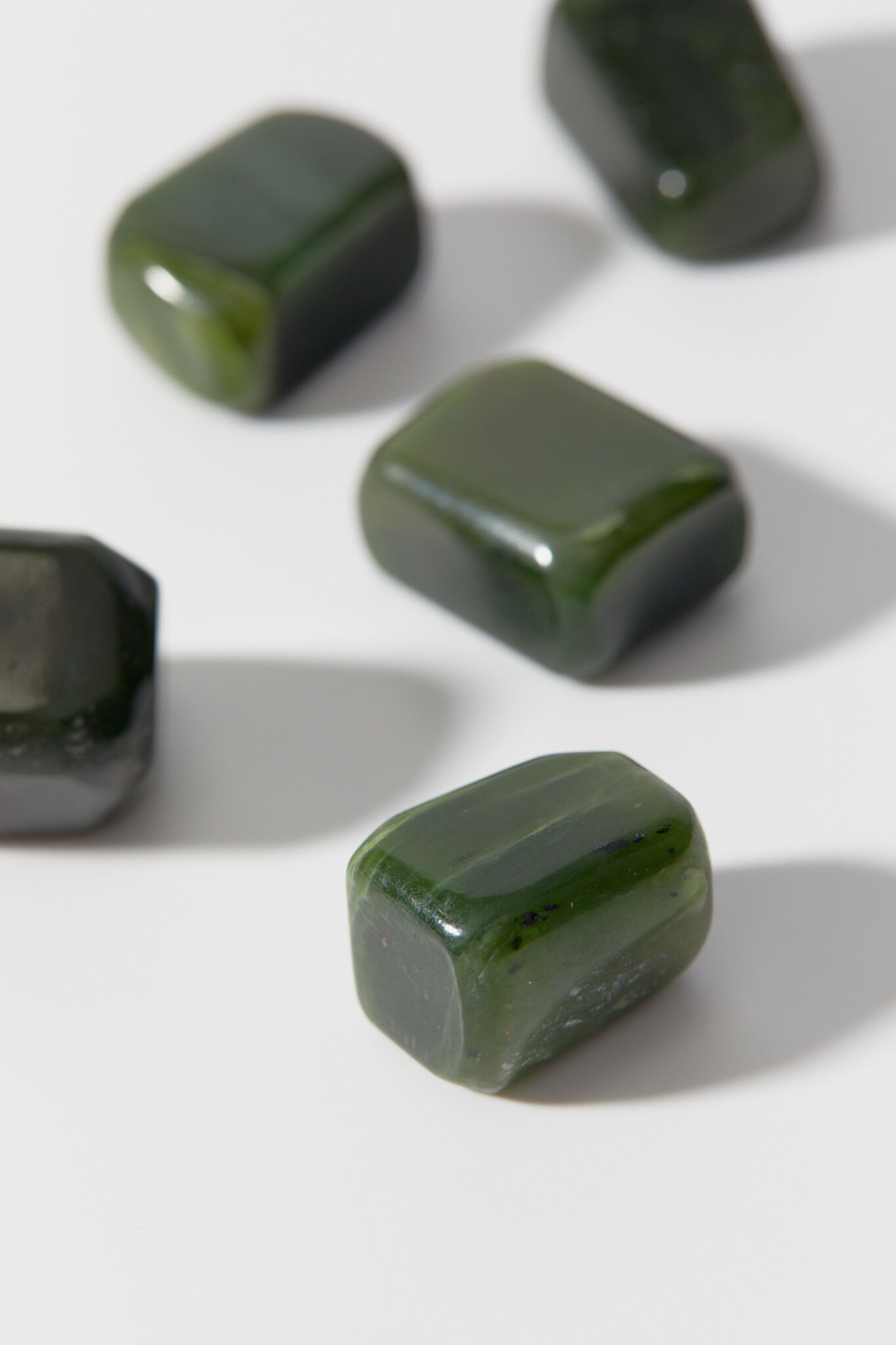 Нефрит галтовка