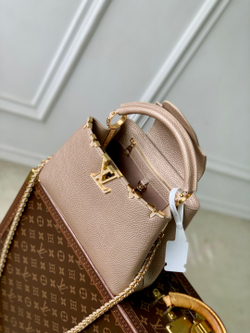 Louis Vuitton Capucines BB