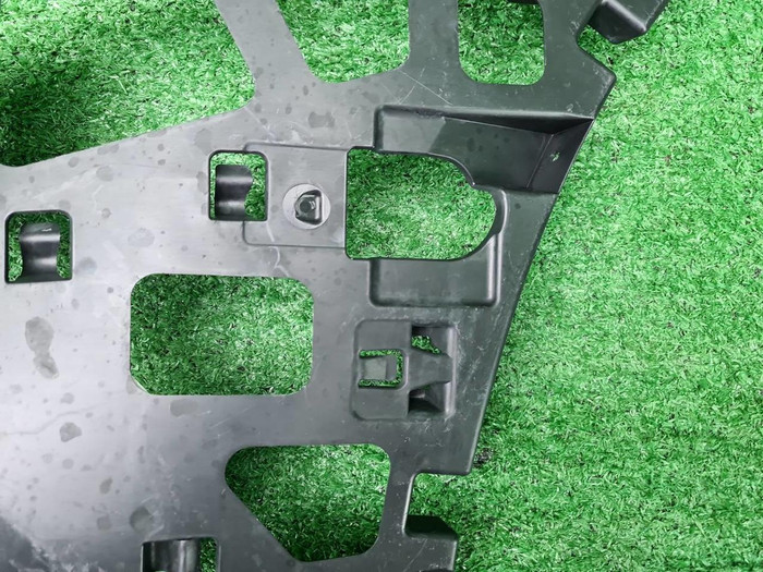 Кронштейн перед. бампера Mercedes S w222 17-20 AMG