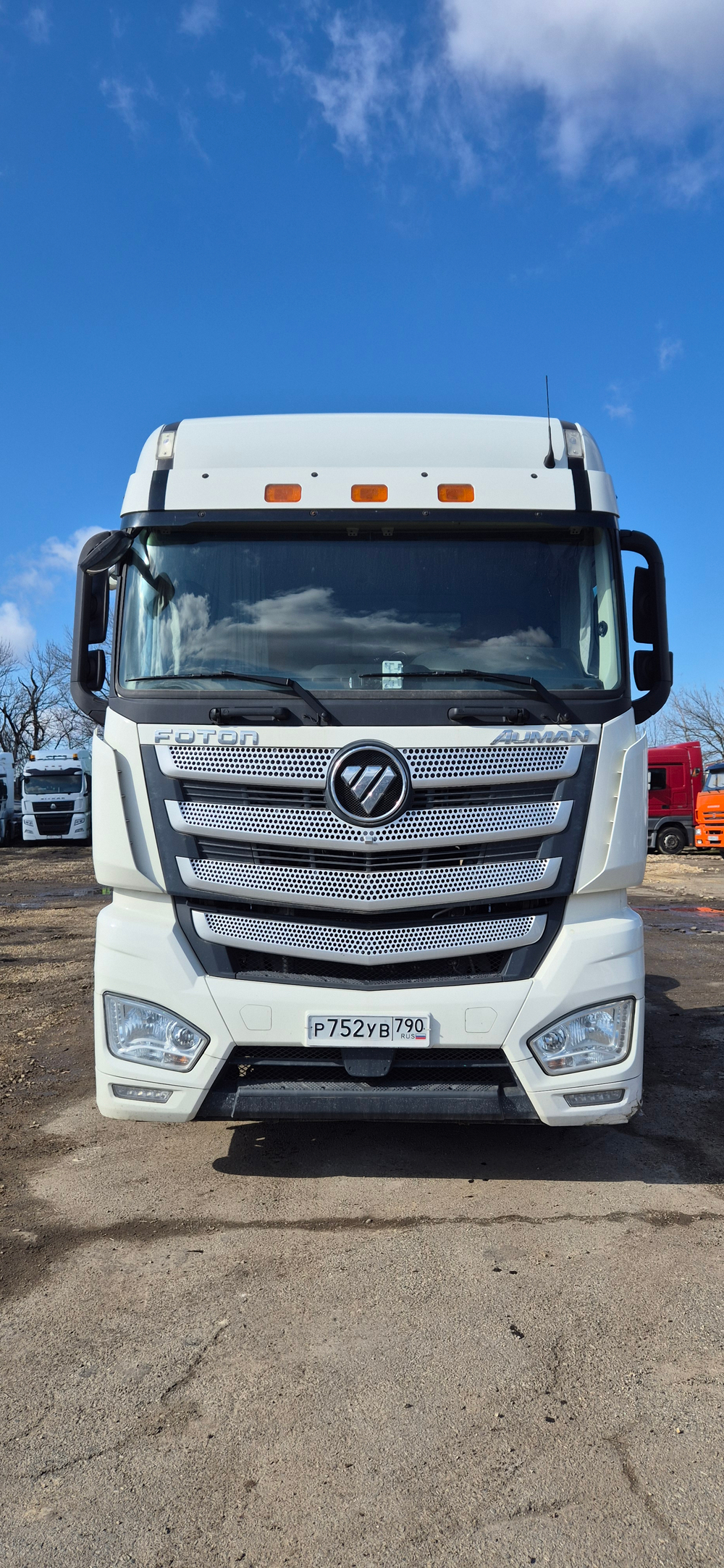 Foton AUMAN 4x2 Седельный тягач BJ4189SLFKA (Дизельный, 11,8 л, 470 л.с. АТ)