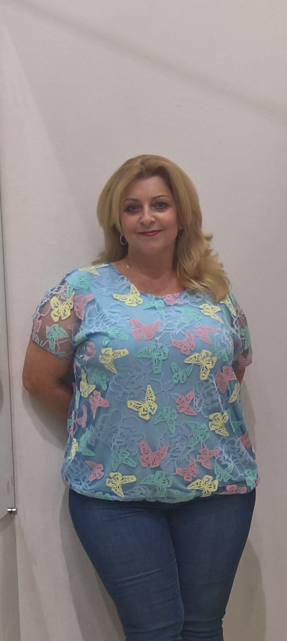 Голубой двойной шифоновый блузон с цветными "бабочками"