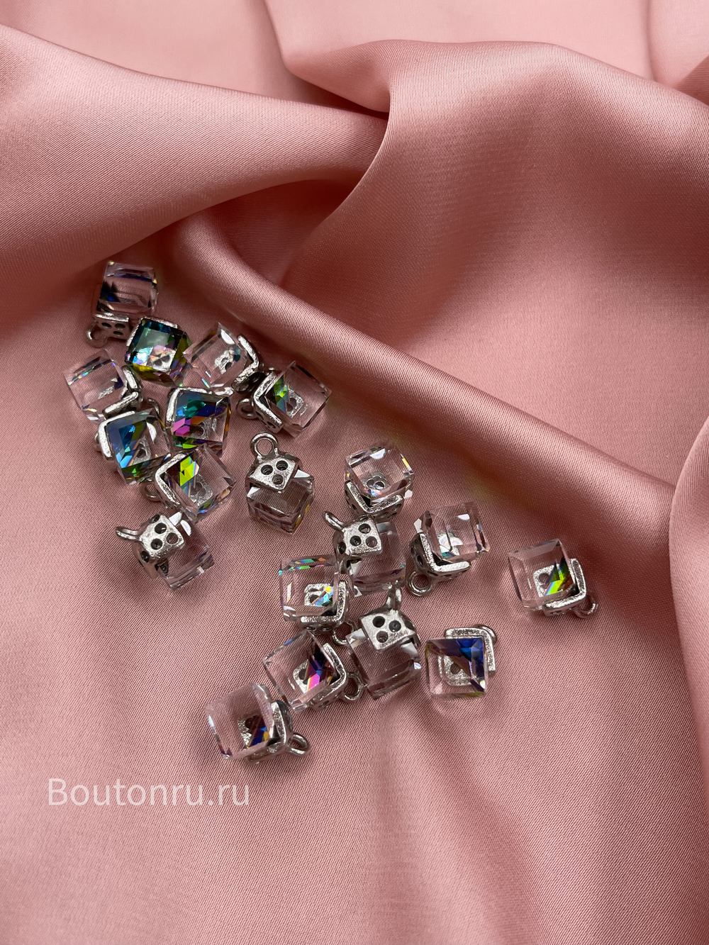 Пуговицы на ножке серебро кристалл хамелеон