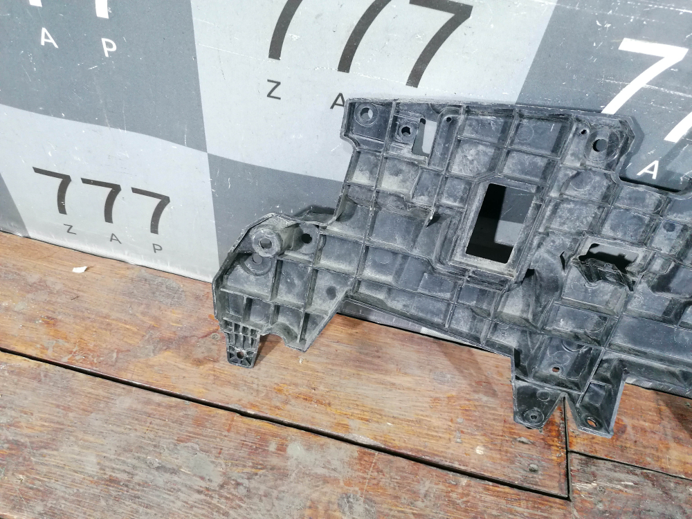 Кронштейн решетки радиатора Haval M6 2 21-нв Б/У Оригинал 5509020XKZ0YA