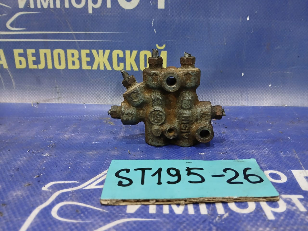 Распределитель тормозной TOYOTA CARINA 1993