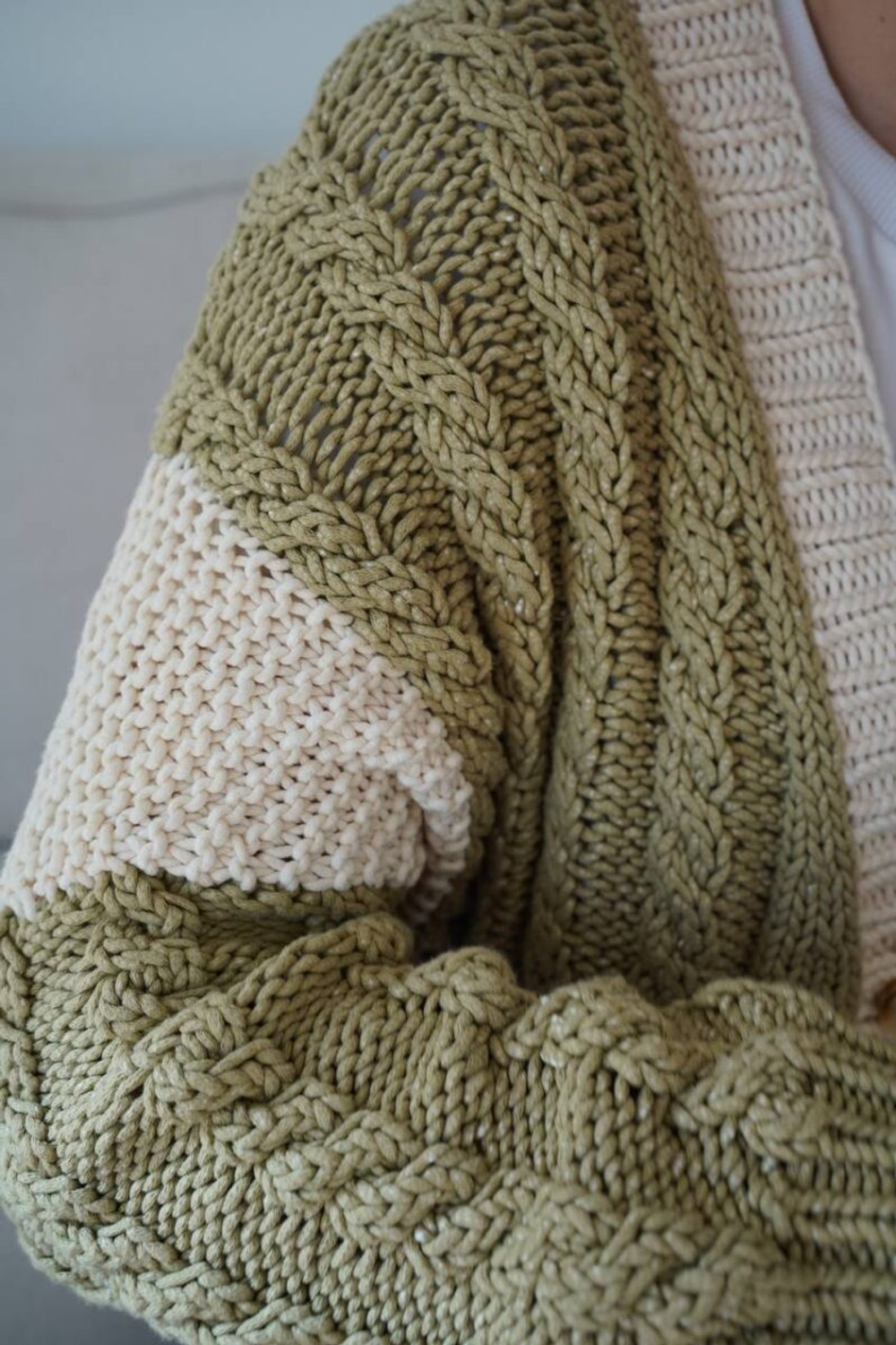 Описание кардигана спицами МАРИ, Автор — Валентина Пасхина