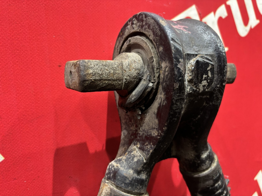 Тяга реактивная V-образная