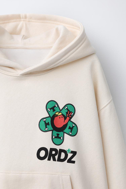 ZARA ХУДИ С ПРИНТОМ И ЛОГОТИПОМ, ЖЕЛТОВАТО-БЕЛЫЙ