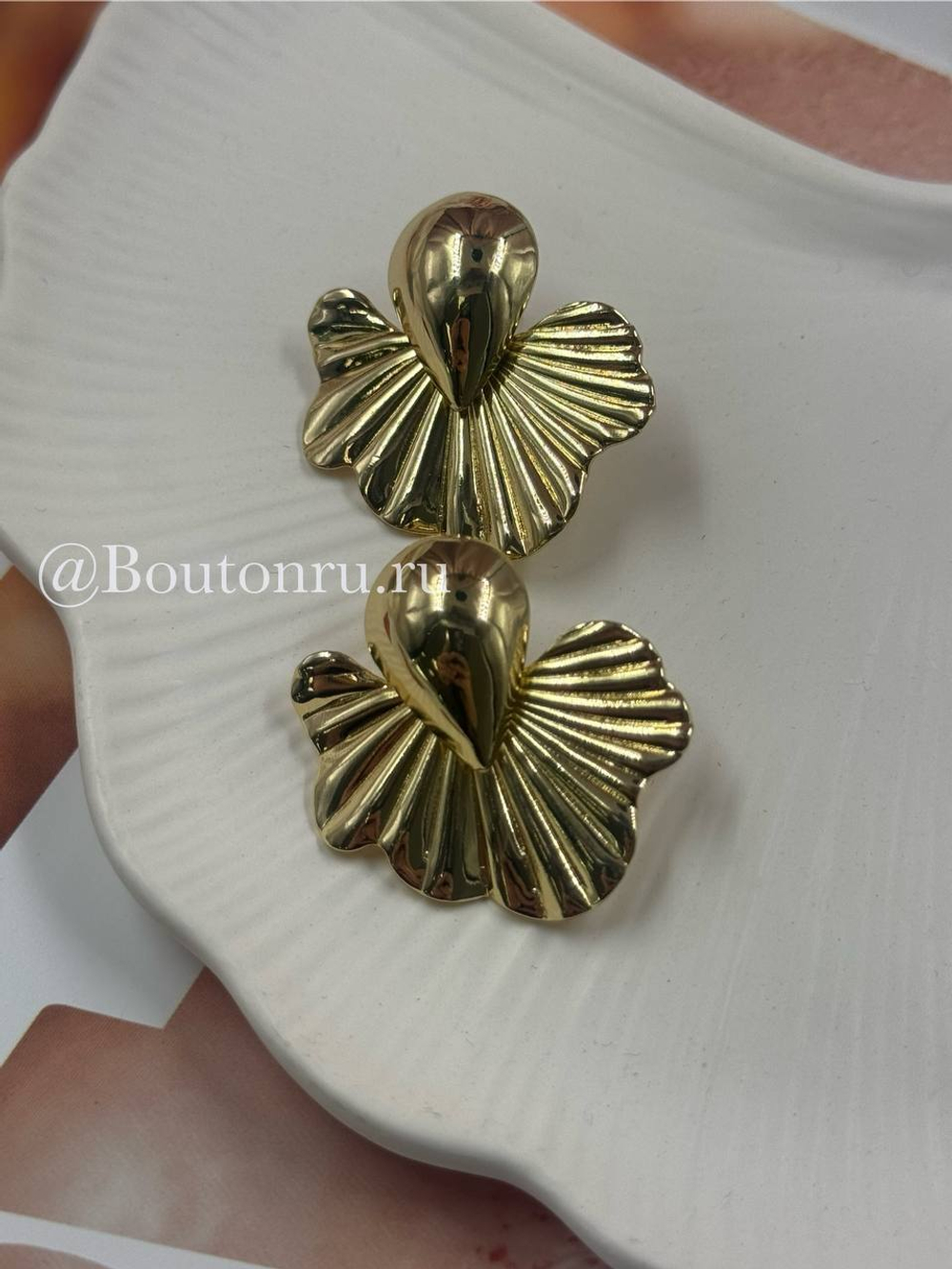 Серьги золотистые листья Гинкго