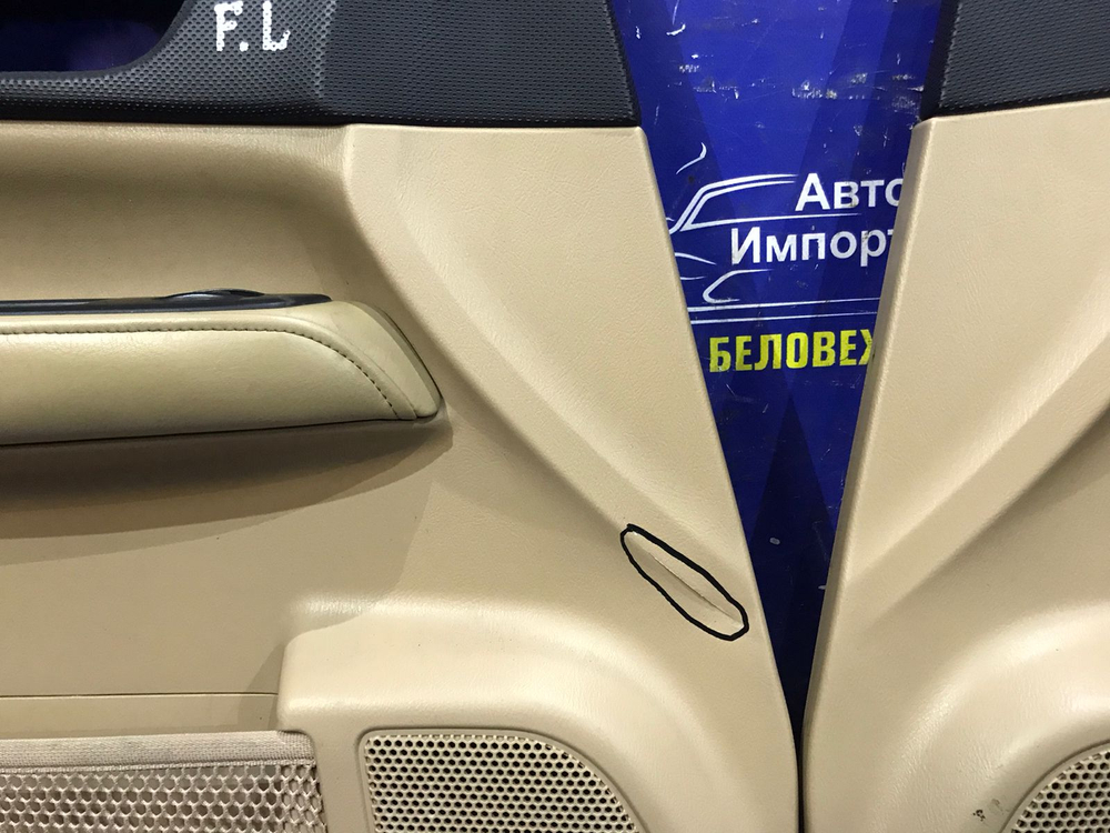 Обшивка двери SUBARU FORESTER 2003