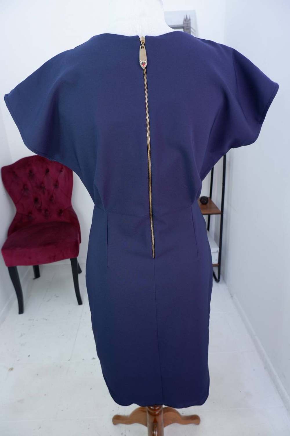 Платье Dolche Wella стильное 42 размер