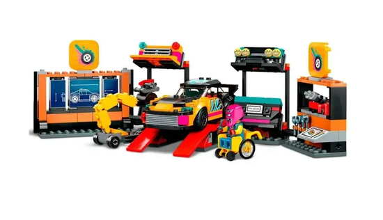 Конструктор City Автомобильная мастерская 558 деталей