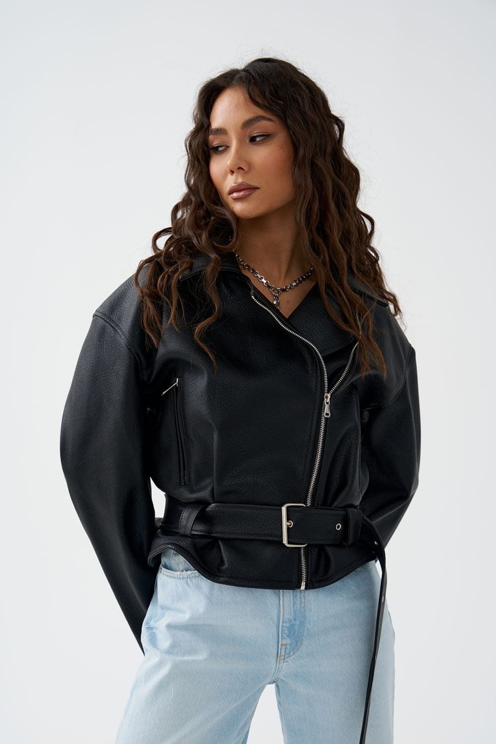 Косуха из экокожи черного цвета