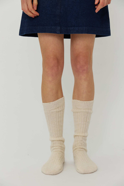Гольфы из шерсти молочного цвета