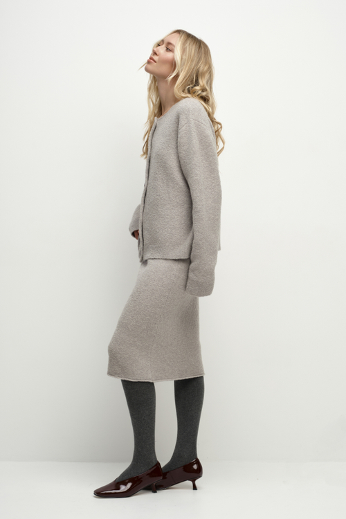 Костюм трикотажный с кардиганом и юбкой из шерсти