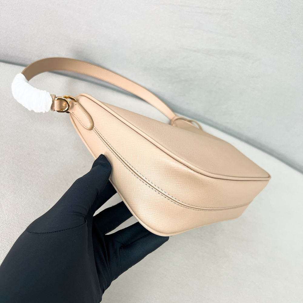 Prada Re-Edition 2005 Saffiano
