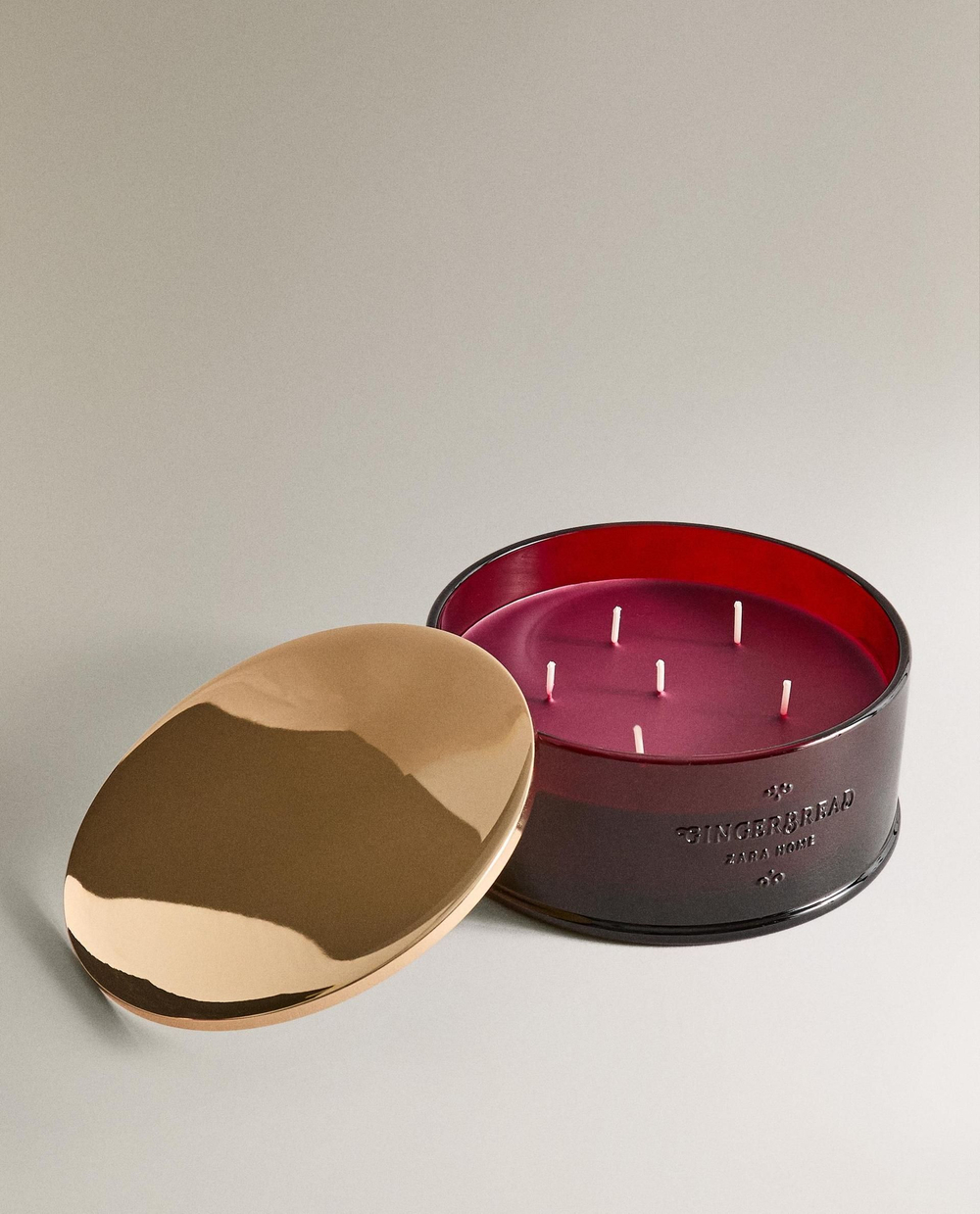 Zara Home - Ароматическая свеча gingerbread, 900 г