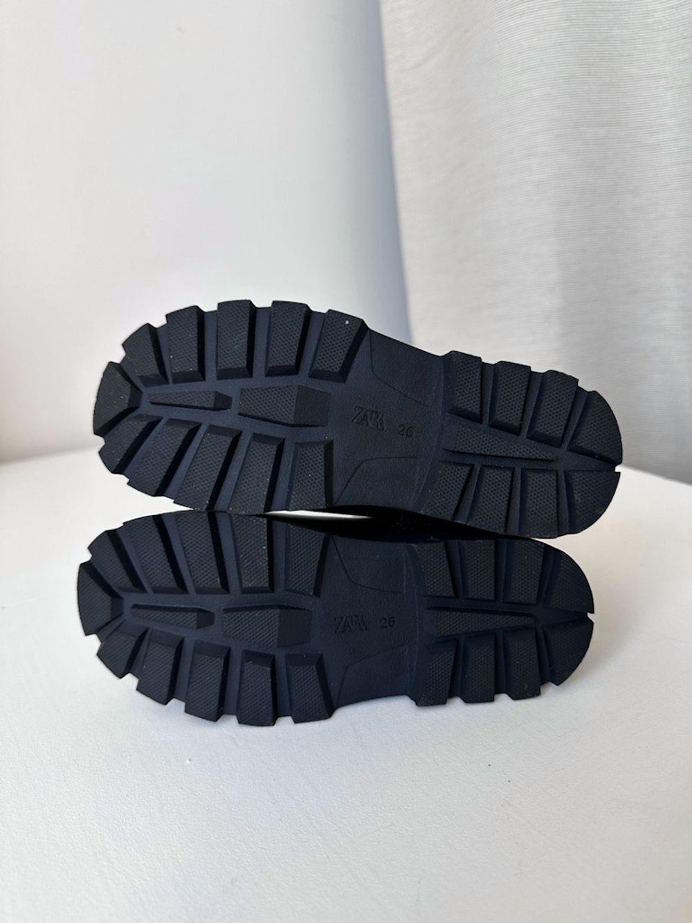 Новые ботинки Zara, 25