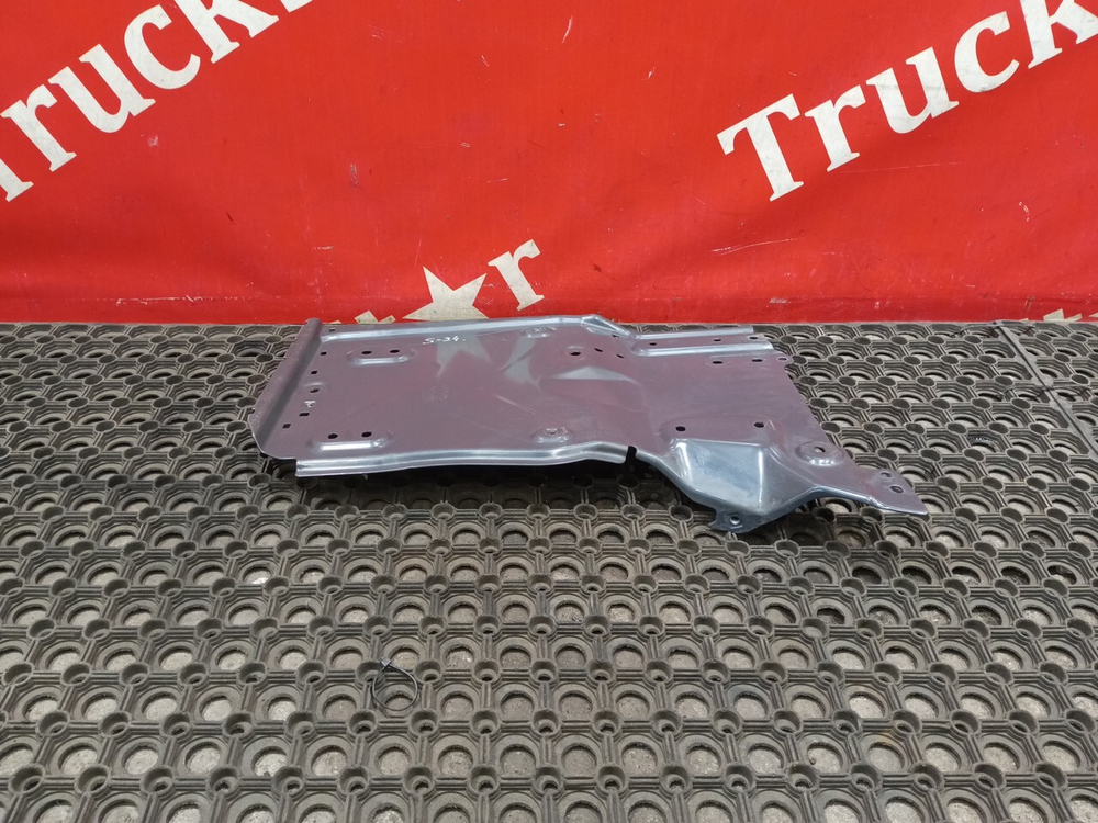 Кронштейн корпуса подножек левый 2021г