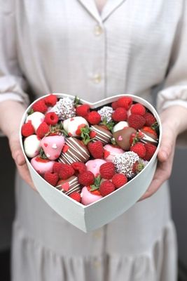 Малина + клубника в шоколаде