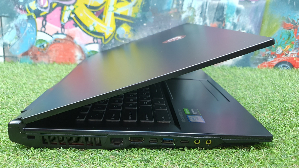 Игровой MSI i5-9/12Gb/GTX 1660 Ti 6Gb/120Hz/GL75 9SDK-096RU [9s7-17e512-096]/Windows 10