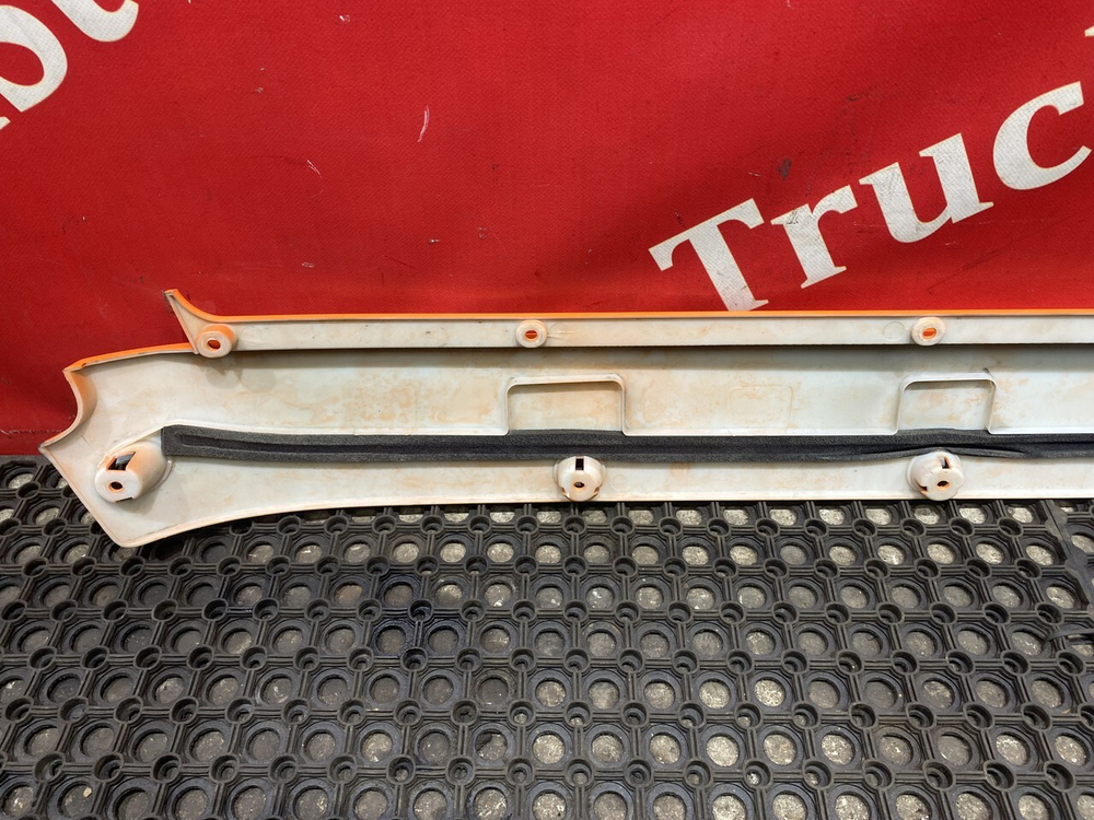 Молдинг кабины левый 2023г.