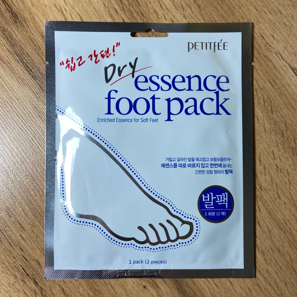 Маска-носочки для ног Petitfee Dry Essence Foot Pack Мочевина, коллаген, аллантоин 1 шт