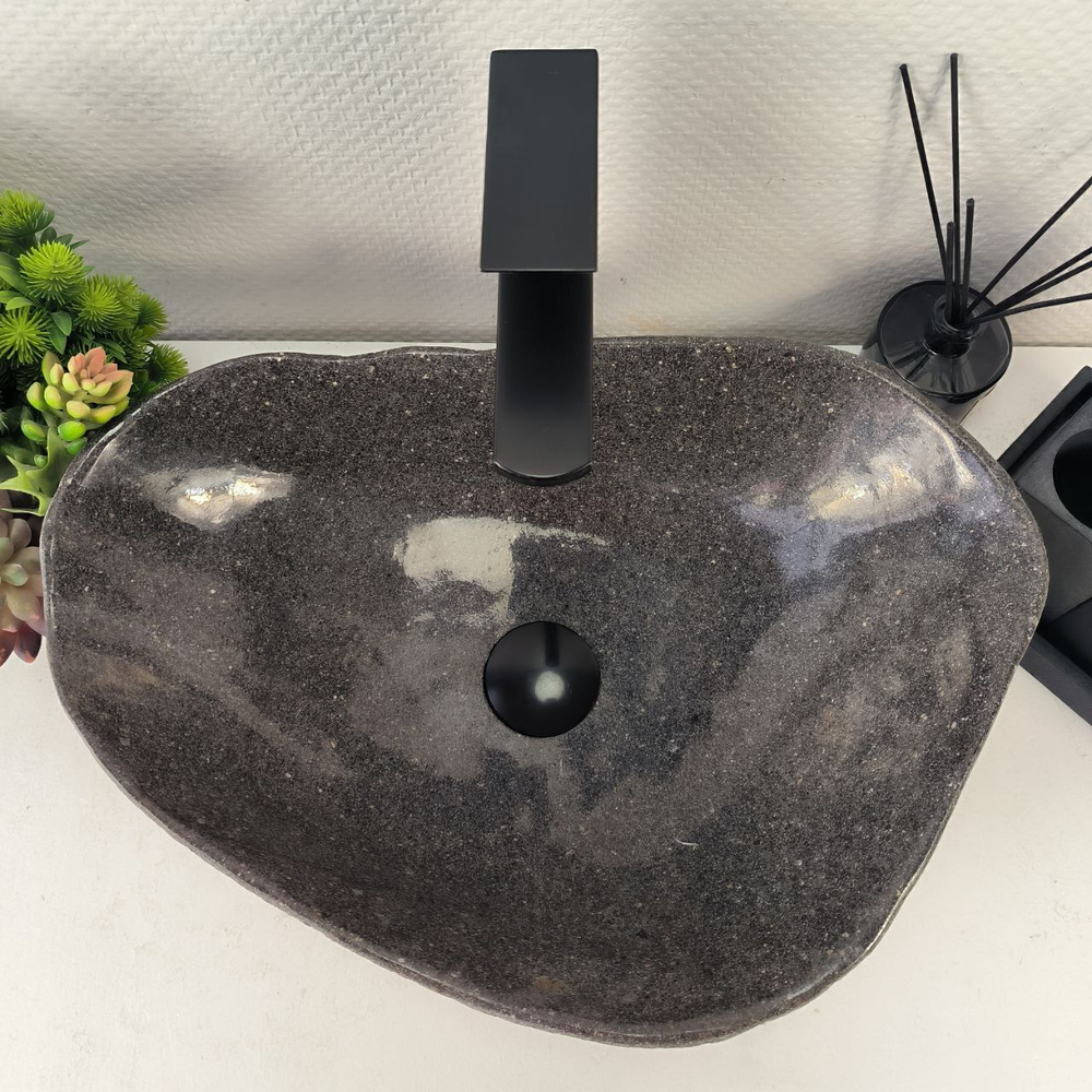 Раковина из речного камня RS-64987 48*34*15 0861