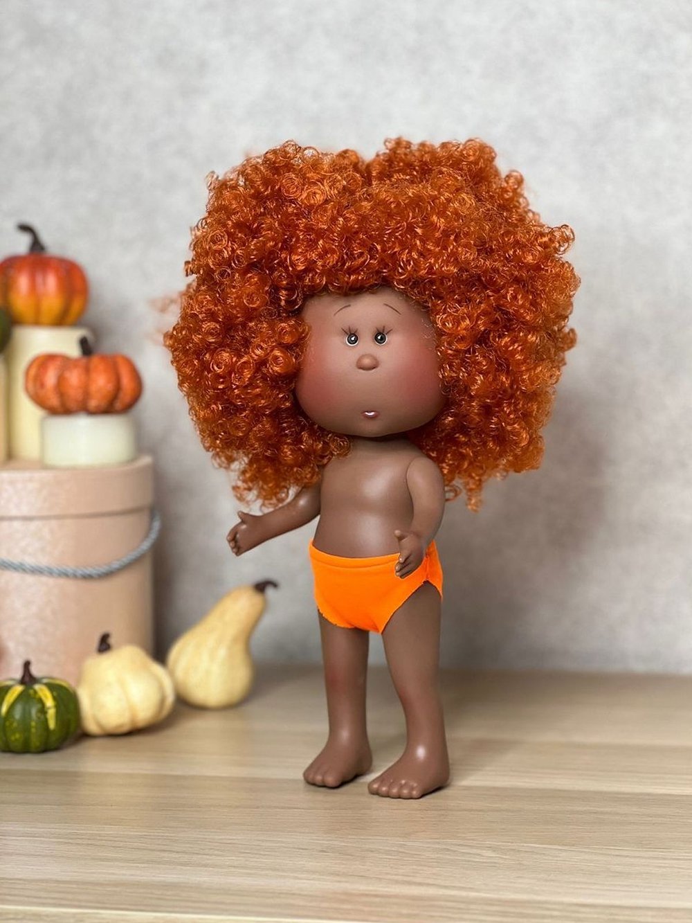 Кукла Nines виниловая 30см MIA CASE (3431)