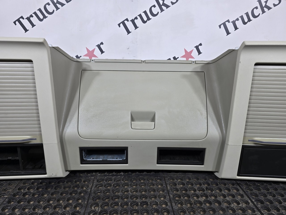 Консоль салона кабины верхняя