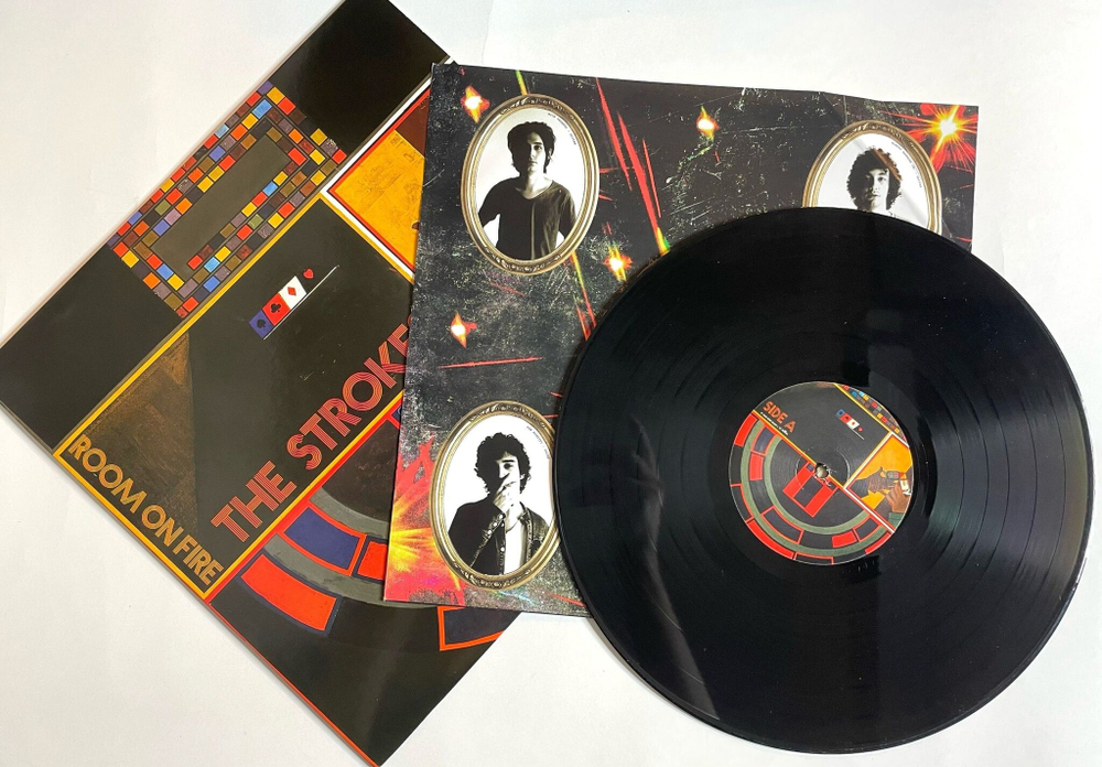 Винтажная виниловая пластинка LP The Strokes Room On Fire (USA 2003)