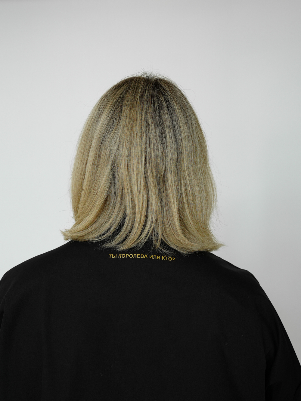 Рубашка "Идеальная" с плечами в черном