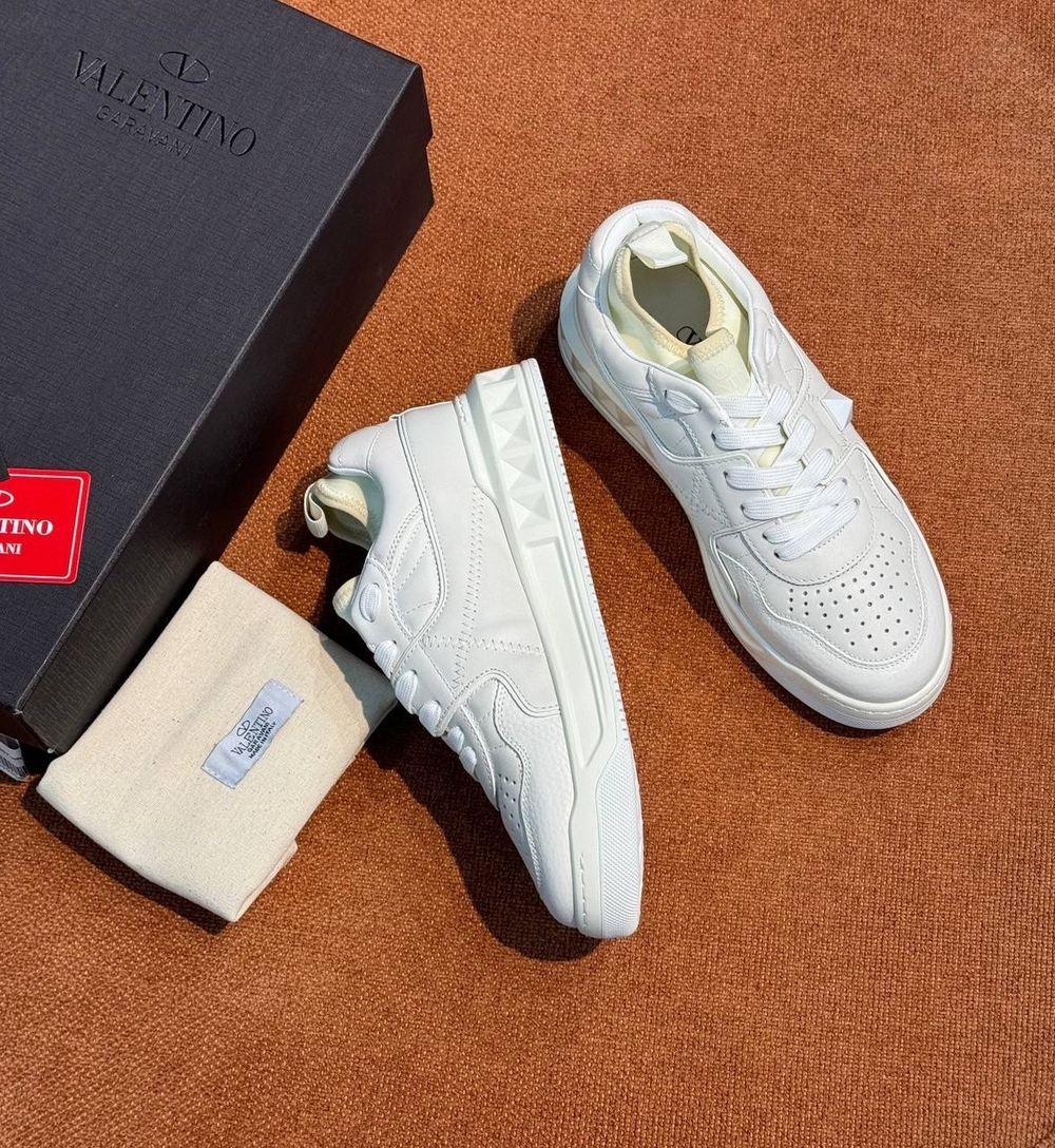 Кроссовки Valentino