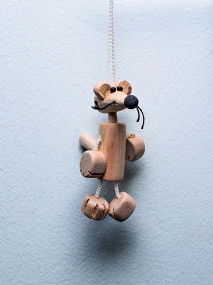 Сувенир-подвеска "Мышка" из можжевельника