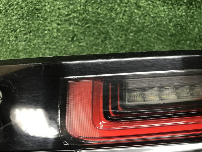 Фонарь крышки багажника Range Rover Velar (17-23)