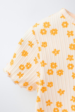 ZARA ФУТБОЛКА В РУБЧИК С ЦВЕТОЧНЫМ ПРИНТОМ, ЭКРЮ/ЖЕЛТЫЙ
