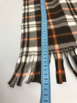 Шарф с кисточками