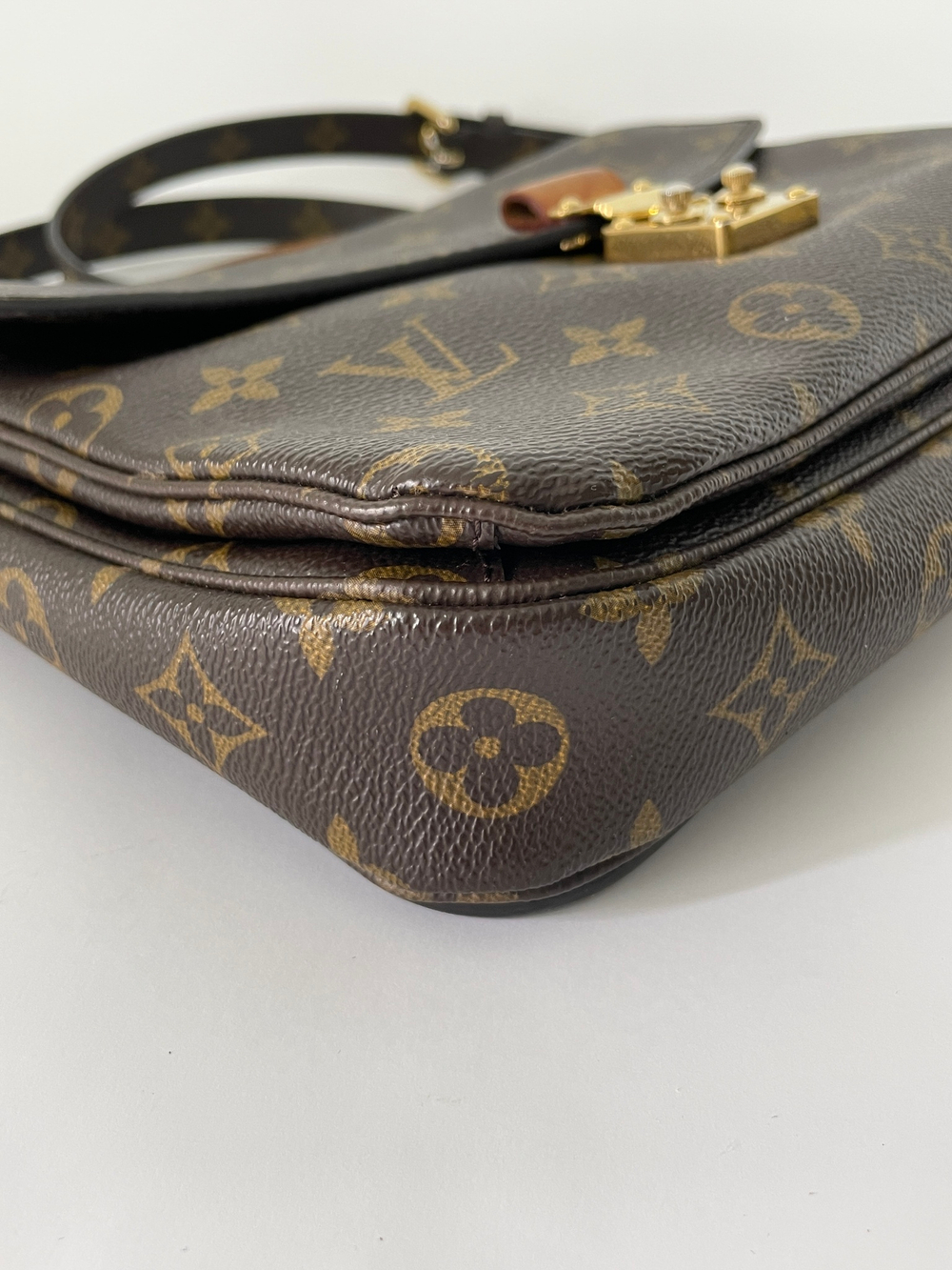 Сумка Louis Vuitton POCHETTE METIS