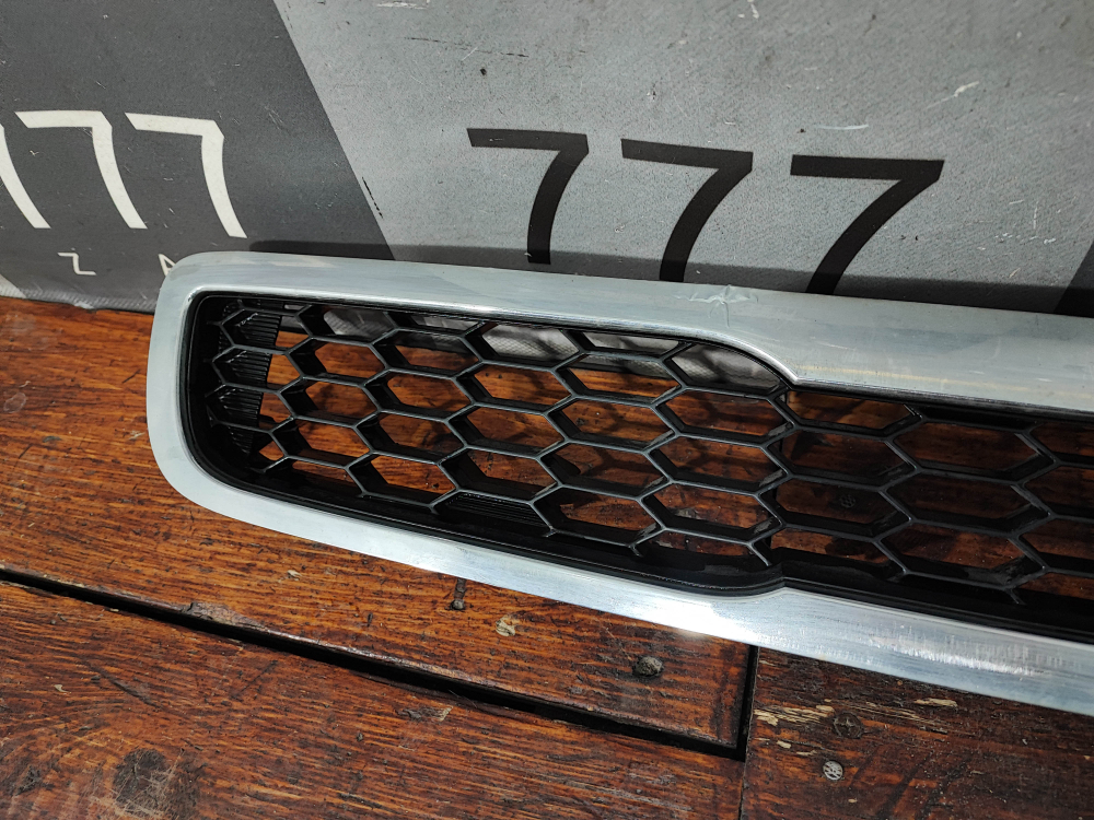 Решетка радиатора Kia Soul 1 (AM) 08-11 Б/У Оригинал 863502K050