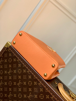 Louis Vuitton Capucines BB