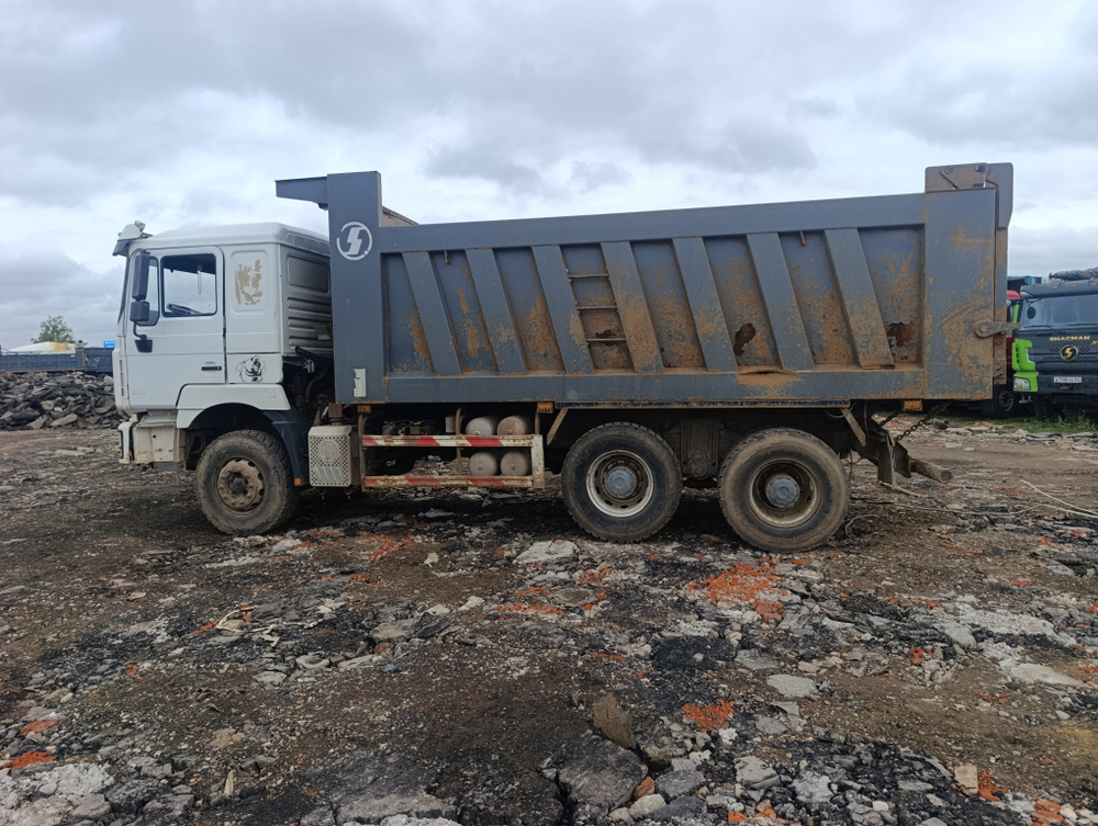 Shacman (Shaanxi) SX* 6x4 Самосвал SX3258DR384 (Дизельный, 9,7 л, 336 л.с., МТ)